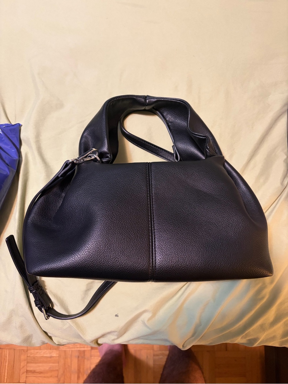 Black Women’s Leather Handbag - Classic Carryall